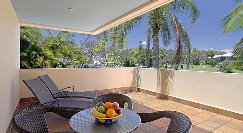 Waves Byron Bay Hotel Exterior photo