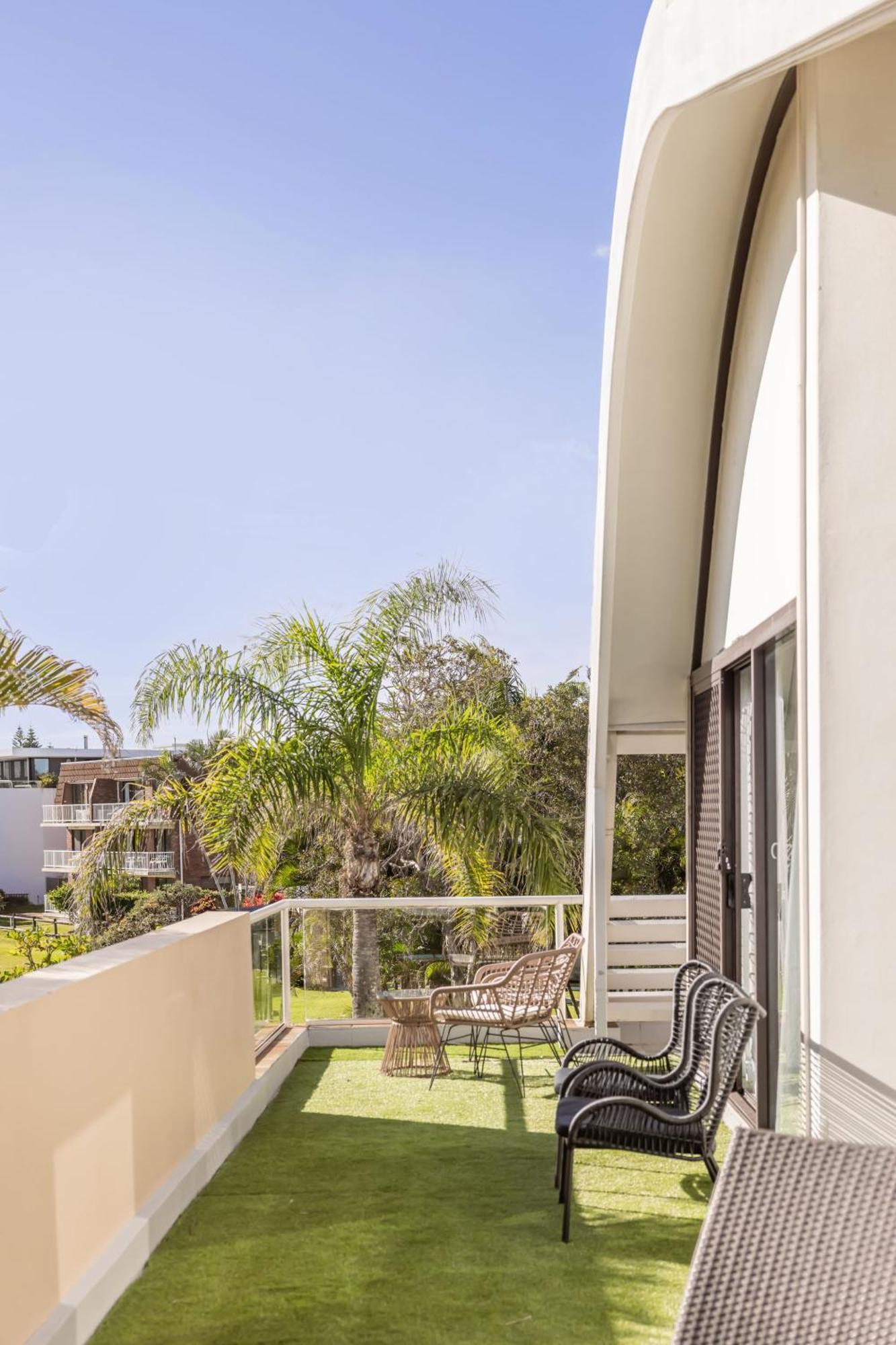 Waves Byron Bay Hotel Exterior photo
