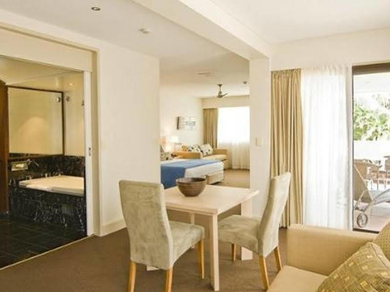 Waves Byron Bay Hotel Exterior photo