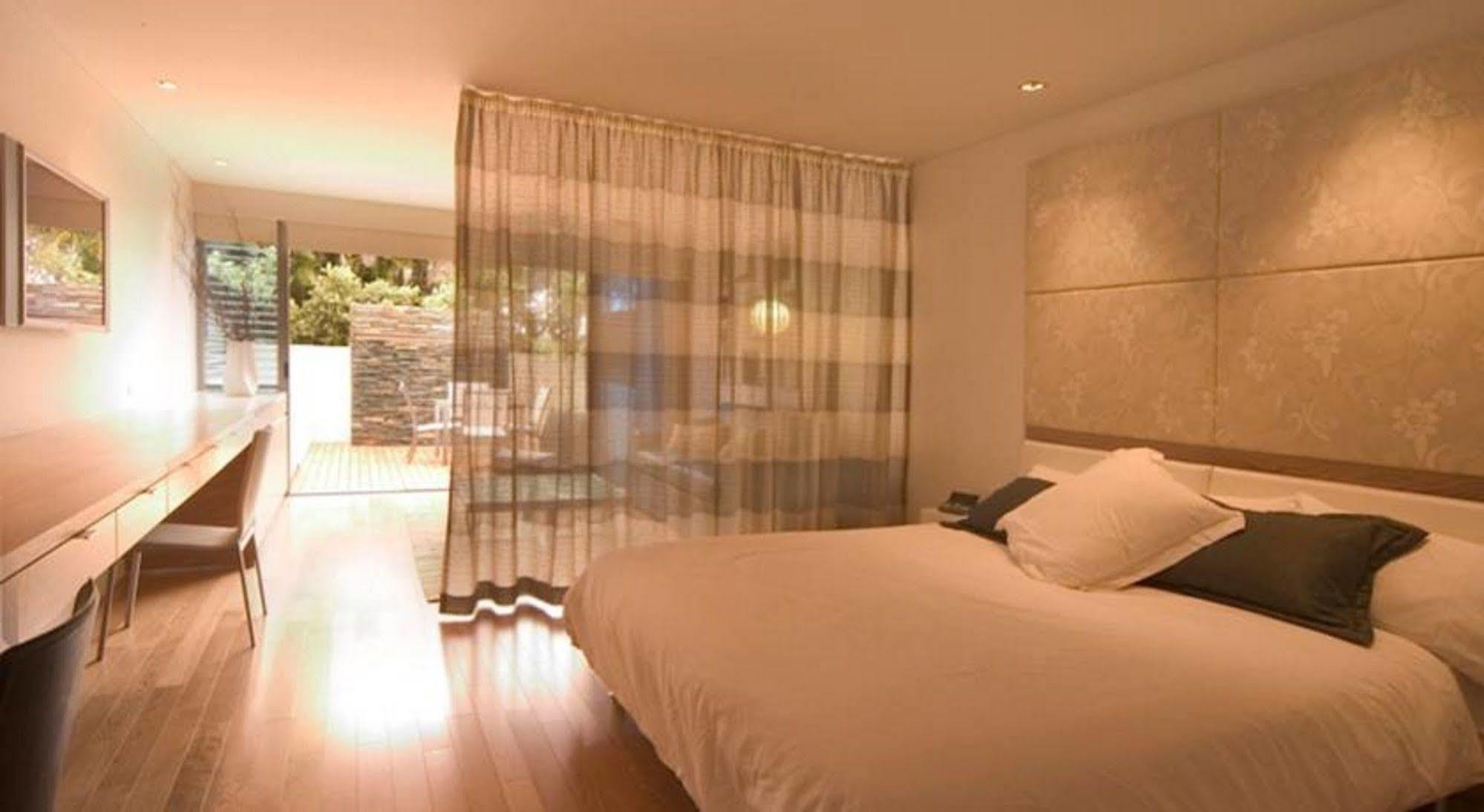 Waves Byron Bay Hotel Exterior photo