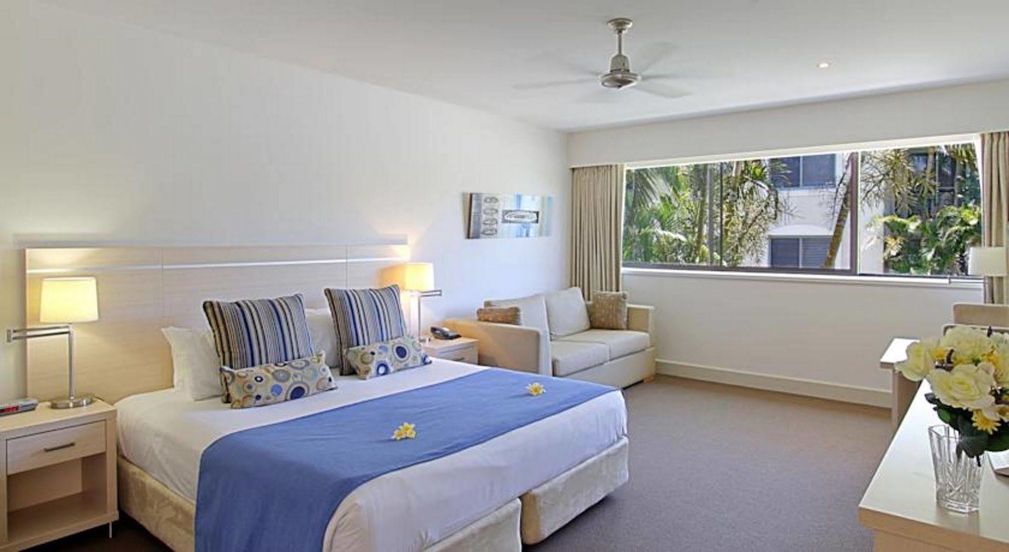 Waves Byron Bay Hotel Exterior photo